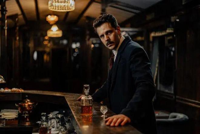 片《红丝绸》主打史诗+悬疑开元棋牌试玩中俄合拍谍战(图6)